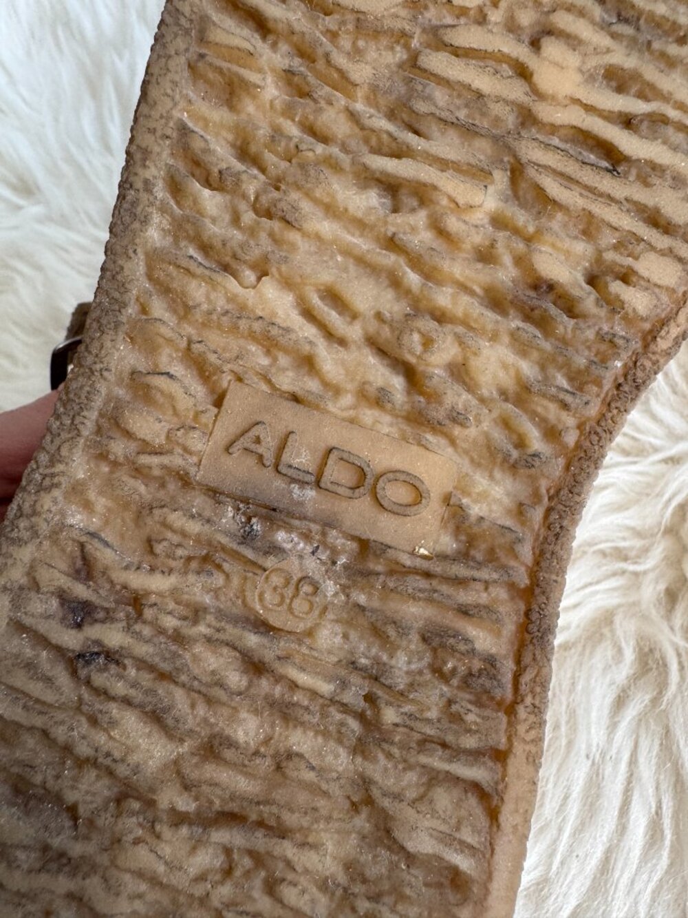 Vtg Y2K Aldo suede tan platform mary jane shoes / sz 38 - Picture 14 of 16